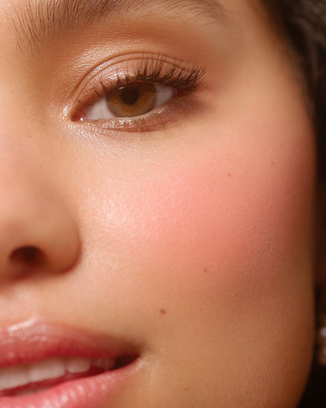 Blushes 🤭 Хацар өнгөлөгч